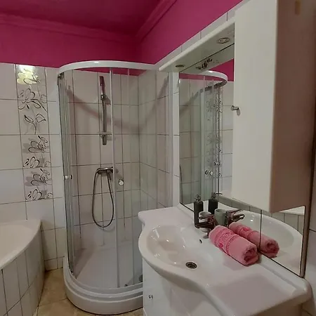 Laci Maganszallashely * Debrecen