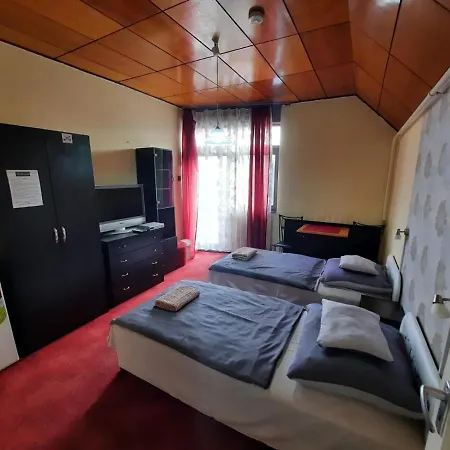 Laci Maganszallashely * Debrecen