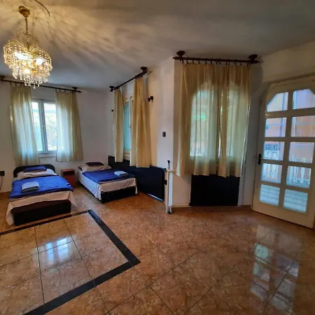 Laci Maganszallashely Homestay