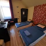 Laci Szallashely Δωμάτια σε οικογενειακή κατοικία *